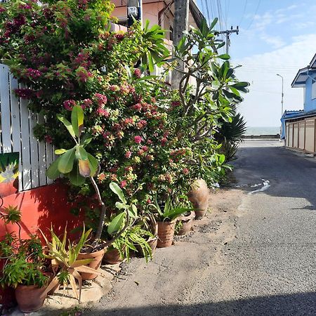 Thaimex Cafe & Homestay Backpackers- Adults Only Prachuap Khiri Khan Bagian luar foto